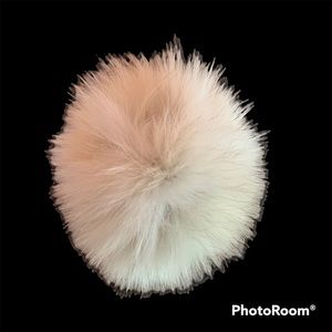 Recycled fur PomPom from Harricana
